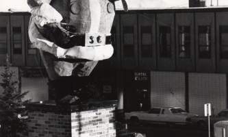 Santa claus house 01 n3qh5k
