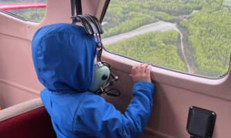 Kids flightseeing 70736514526 DC299 D2 E EC0 E 477 A B8 B9 C050 BA91 C36 E